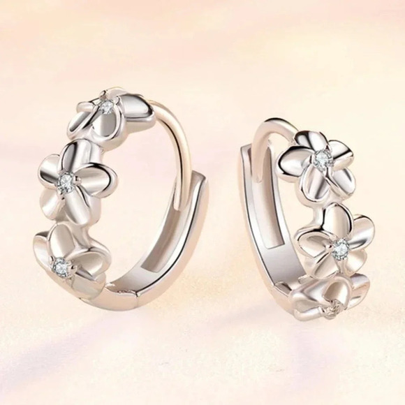 925 Sterling Silver Flower Huggie Hoop Earrings Small Silver Earrings - Picture 1 of 4